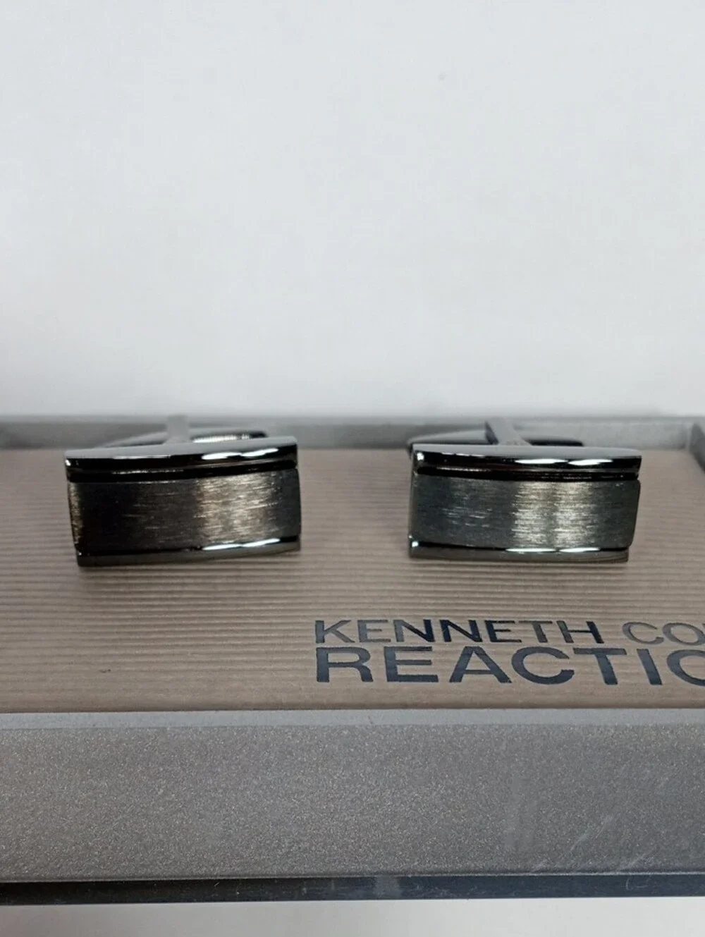 Kenneth Cole Reaction  Cuff Links
